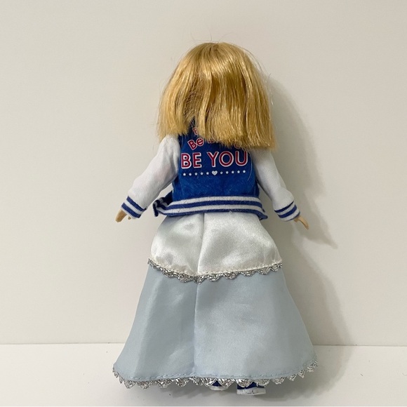 Snow Queen Lottie Doll Arklu - Picture 5 of 16